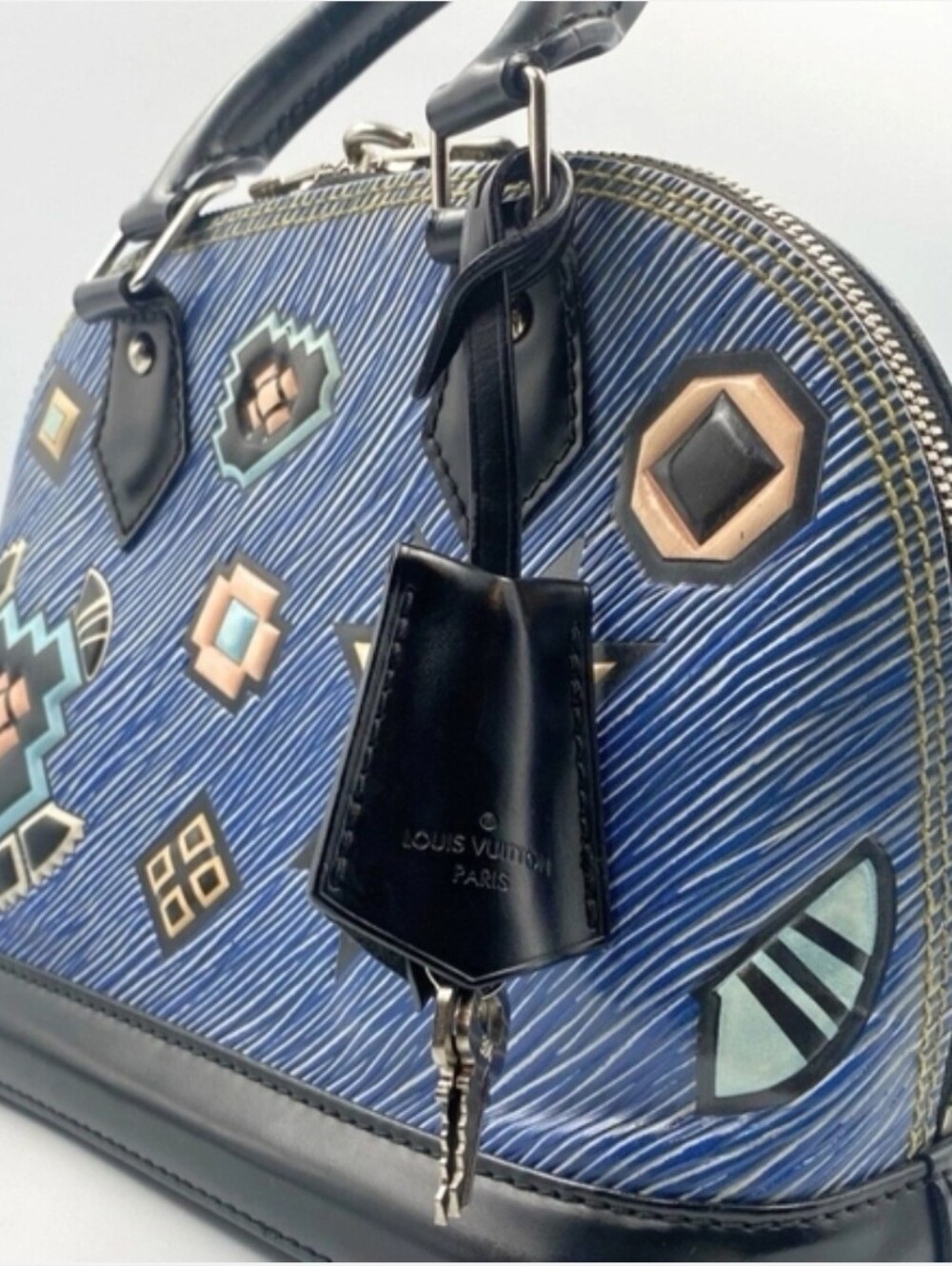 LOUIS VUITTON Epi Azteque Alma BB in Denim Light - Picture 11 of 14